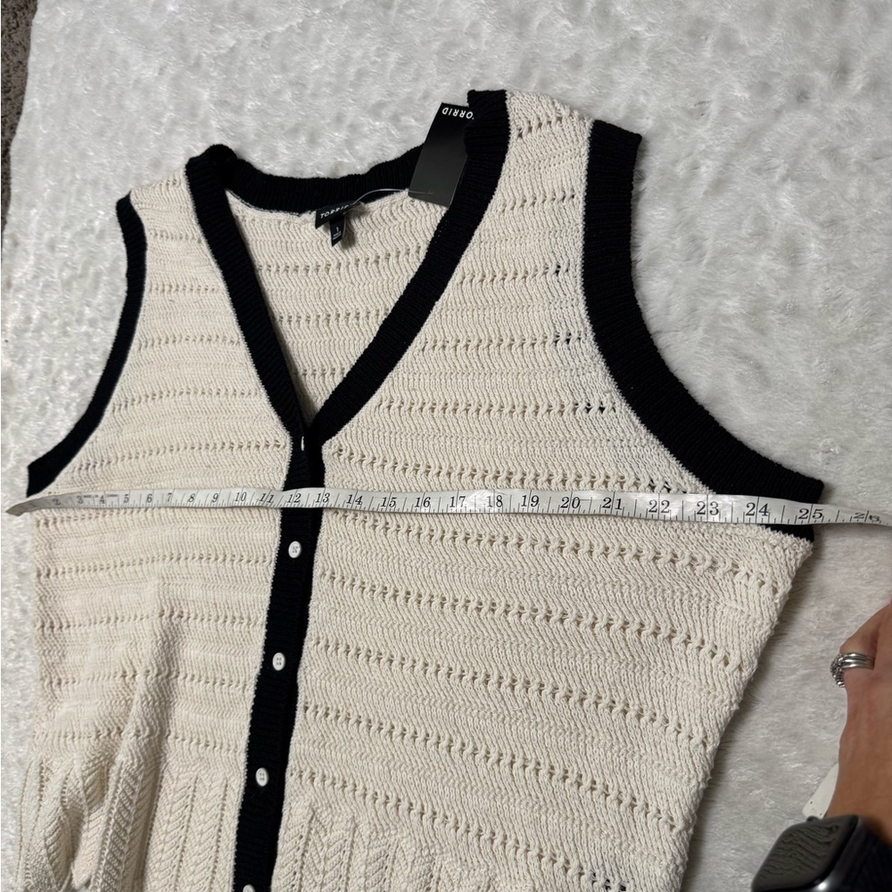 NWT- Torrid Contrast Trim Pointelle Sweater Tank Top in Whisper White - Picture 12 of 12